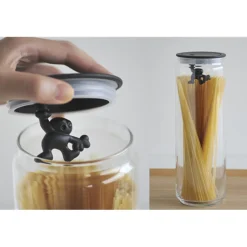 Alessi Gianni a Little Man Holding on Tight Voorraadpot AMDR05 B, 0,9L zwart