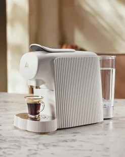 Alessi Plissé L'Or Barista koffiecupmachine, wit