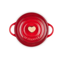 Le Creuset Mini Cocotte met hartvormige dekselknop, 10cm kersenrood