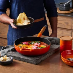 Le Creuset Signature Hapjespan met Houten Steel, 28cm oranjerood