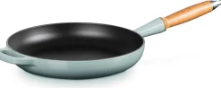 Le Creuset Signature Koekenpan met Houten Steel, 26cm sea salt