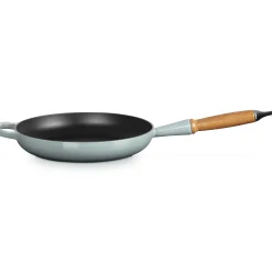 Le Creuset Signature Koekenpan met Houten Steel, 28cm sea salt