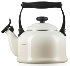 Le Creuset Tradition Fluitketel, 2,1L meringue